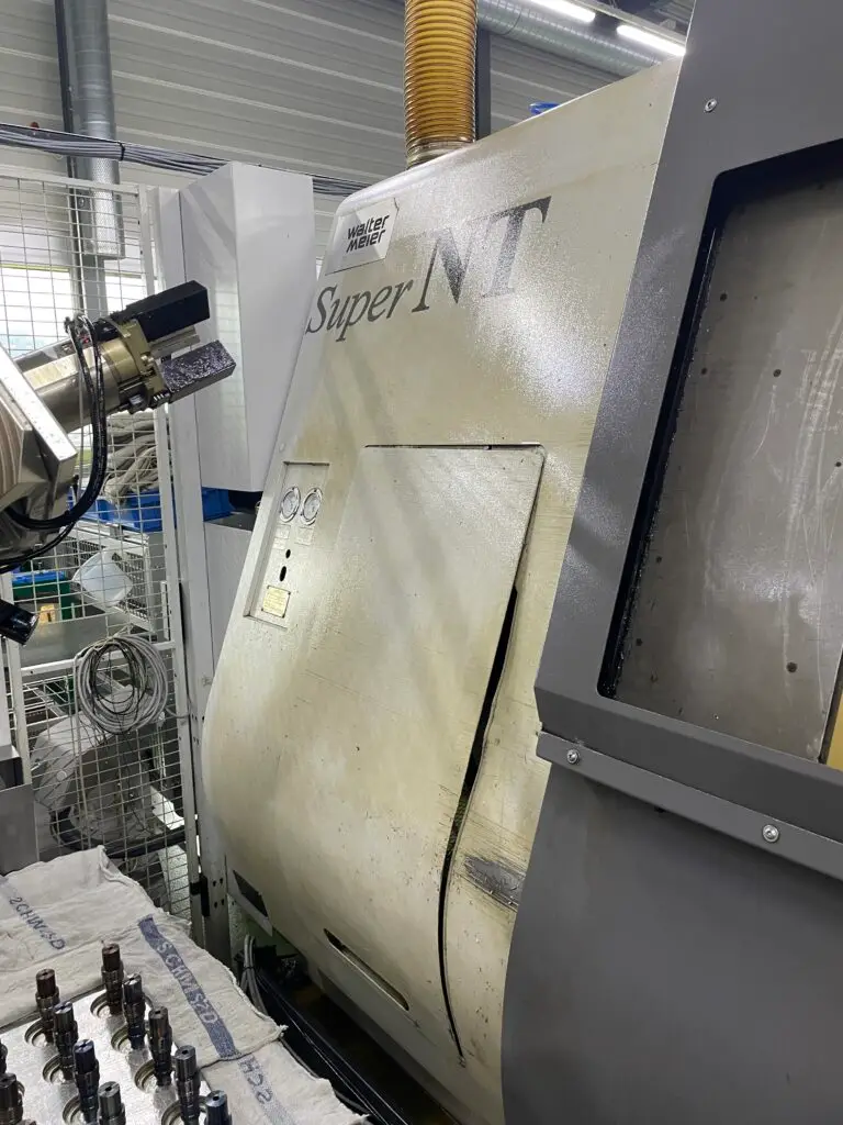 Nakamura NTJX mit Stäubli TX-200 Roboter - Bild 8