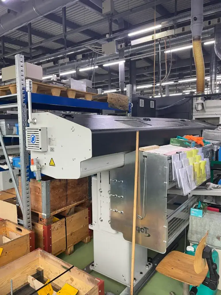 Nakamura NTJX mit Stäubli TX-200 Roboter - Bild 11