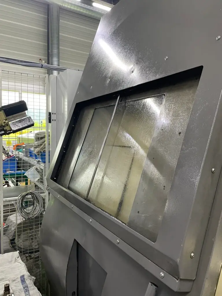 Nakamura NTJX mit Stäubli TX-200 Roboter - Bild 15