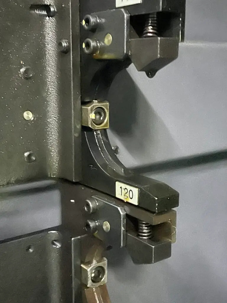 Nakamura NTJX mit Stäubli TX-200 Roboter - Bild 17