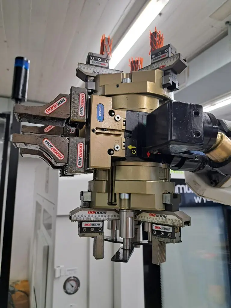 Nakamura WY-150 mit Robojob Turn-Assist - Bild 11