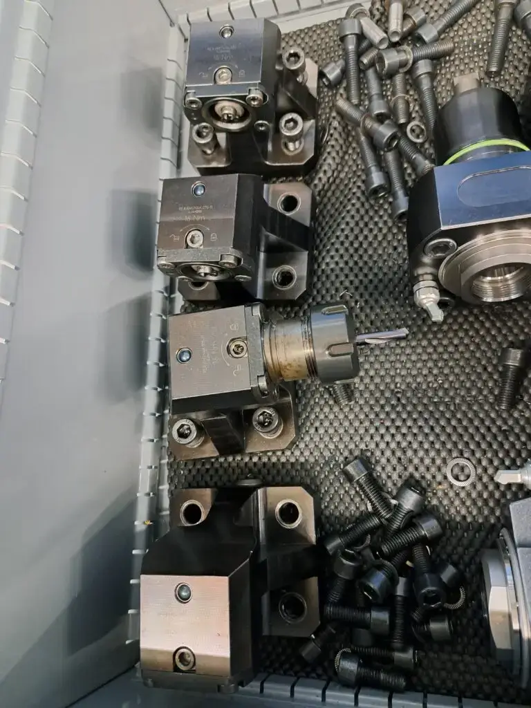 Nakamura WY-150 mit Robojob Turn-Assist - Bild 12